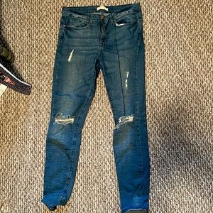 Forever 21 mis blue skinny jeans with rips